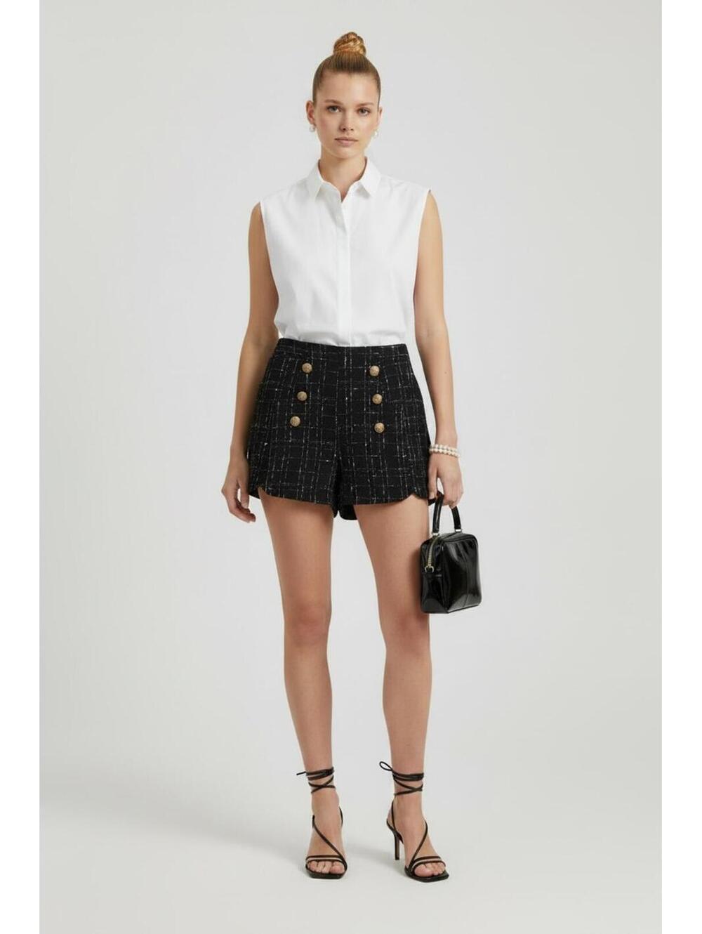 NWT Entro Black Tweed Plaid High Waisted Shorts Gold Button Front, Size Large